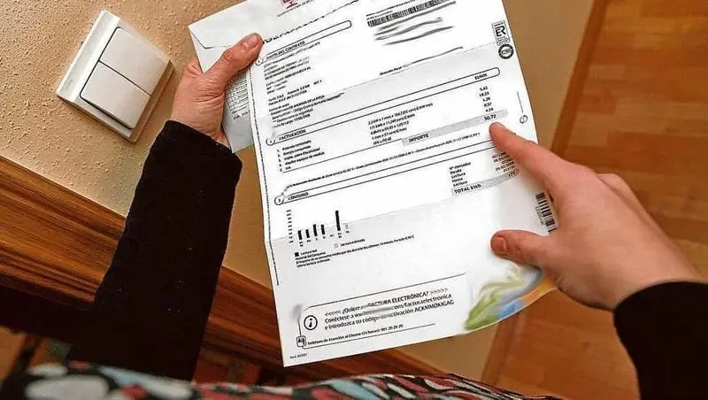 Factura de la luz de una compa&ntilde;&iacute;a espa&ntilde;ola