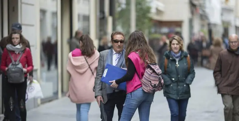  entrevista pie de calle 