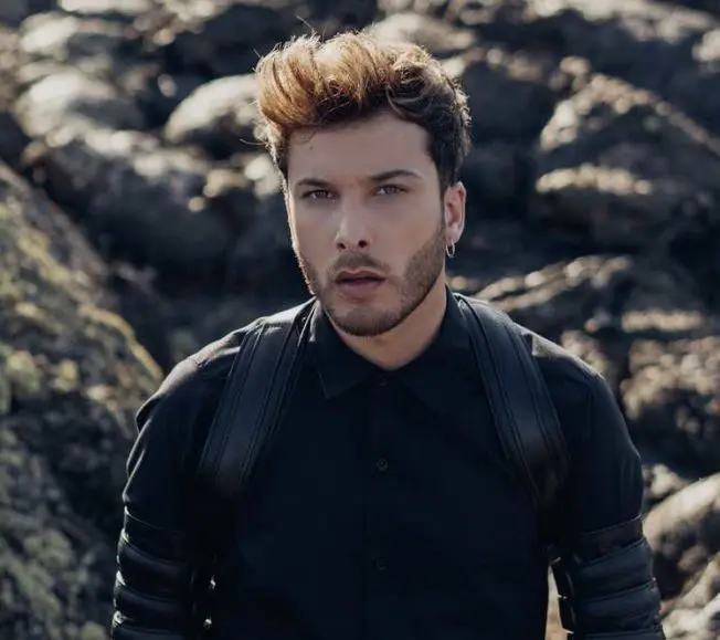  Blas Cant&oacute; en el videoclip de Universo 