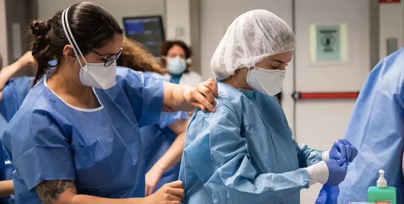  Sanitarios en un hospital 