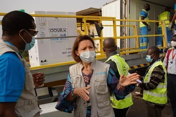  Ghana recibe un primer env&iacute;o hist&oacute;rico de vacunas COVAX. // Twitter 