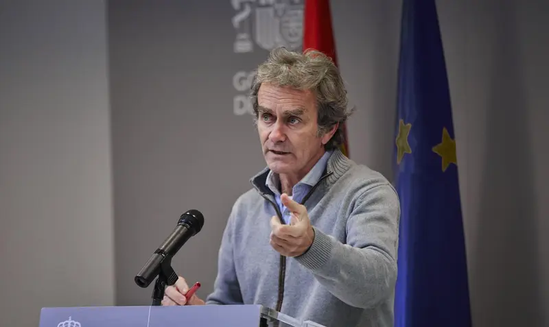  El director del Centro de Coordinaci&oacute;n de Alertas y Emergencias Sanitarias (CCAES), Fernando Sim&oacute;n durante una rueda de prensa para informar sobre la evoluci&oacute;n de la pandemia de coronavirus, en el Ministerio de Sanidad, Madrid (Espa&ntilde;a), a 11 de enero de 2 - EUROPA PRESS/J. Hell&iacute;n. POOL - Europa Press 