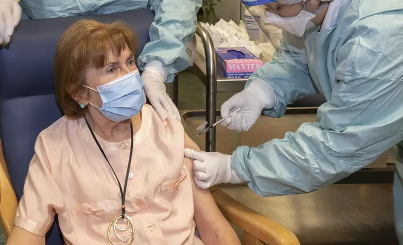  acunaci&oacute;n en Cantabria, residencias, vacunas - JOSE ROMAN CAVIA SOTO / GOBIERNO DE CANTABRIA 