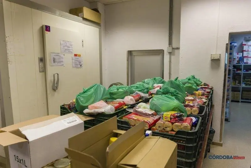  Reparto de alimentos 