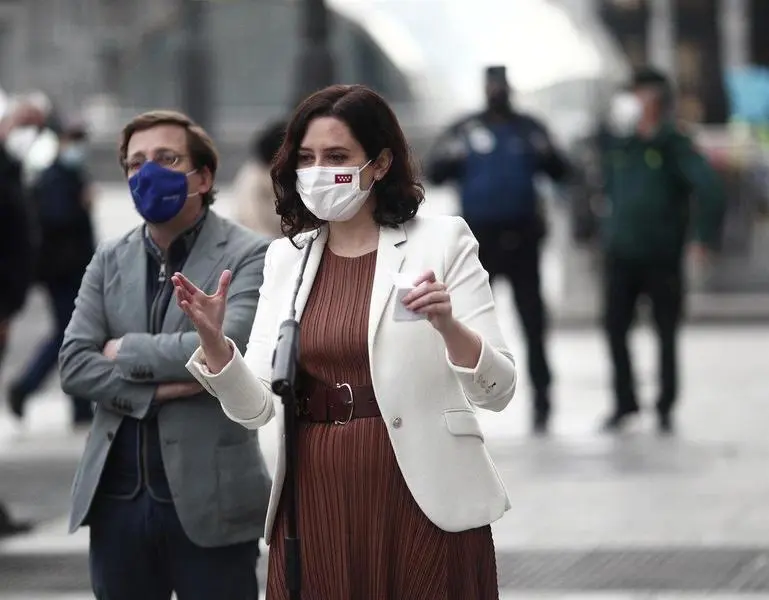  La presidenta de la Comunidad de Madrid, Isabel D&iacute;az Ayuso; y el alcalde de Madrid, Jos&eacute; Luis Mart&iacute;nez-Almeida - Eduardo Parra - Europa Press 