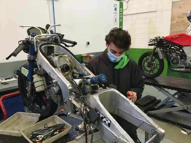  Carlos Alegre, el joven repartidor protagonista. // Twitter 