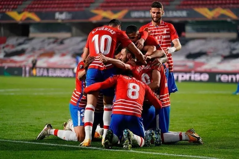 El Granada venci&oacute; al Molde y pone pie y medio en cuartos. // Twitter