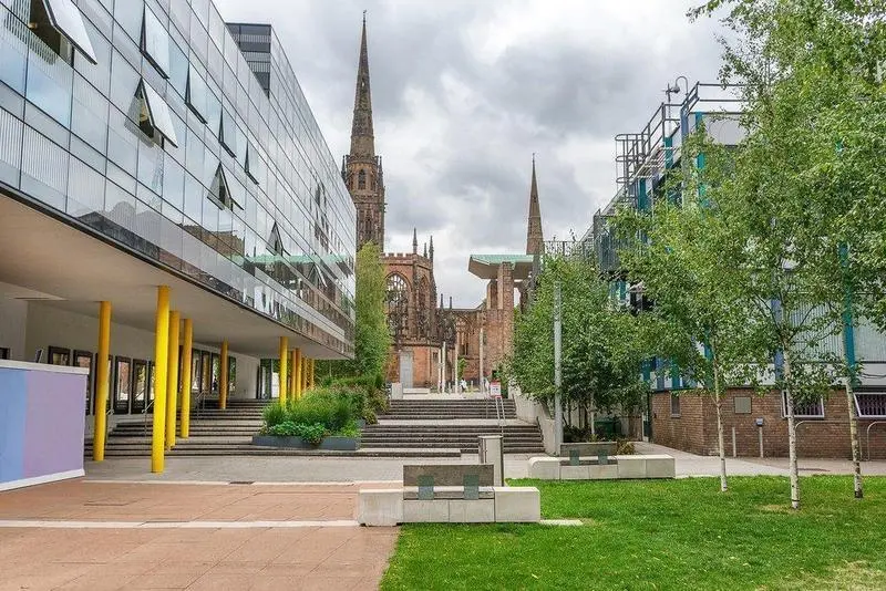 Coventry, Ciudad de la Cultura 2021, en Twitter: @CUCoventry