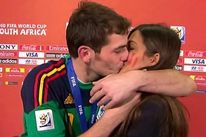 iker-casillas-sara-carbonero-696x464