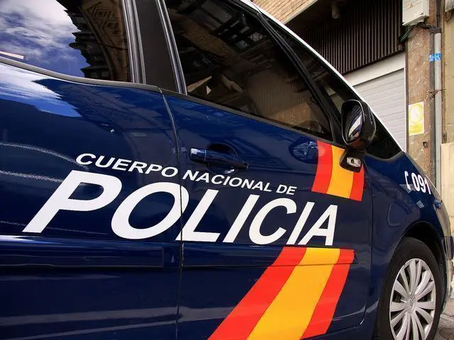  Coche de polic&iacute;a 