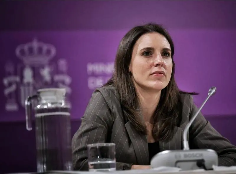  93d1328e-329f-41cb-97a0-804094af2a38 