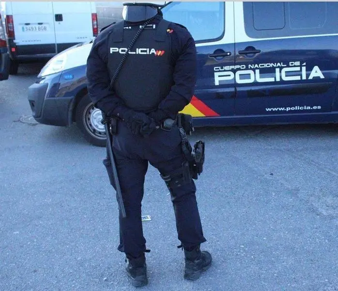  Polic&iacute;a nacional 
