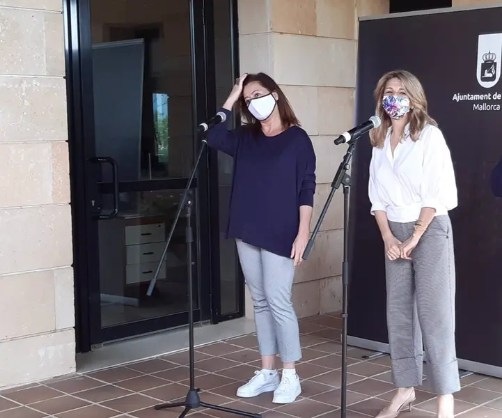  (I-D) La Presidenta Del Govern, Francina Armengol, Junto A La Ministra De Trabajo Y Econom&iacute;a Social, Yolanda D&iacute;az. - EUROPA PRESS 