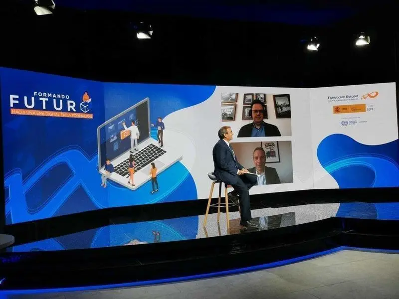  Juan Antonio Pedre&ntilde;o, presidente de CEPES, en una charla sobre nuevas competencias profesionales, nuevos empleos. // Twitter 