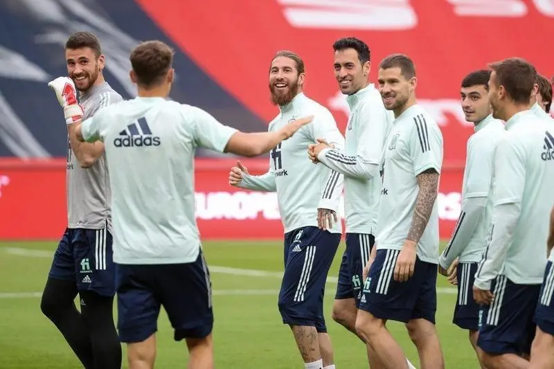  Selecci&oacute;n espa&ntilde;ola entrenando en el Estadio de La Cartuja 