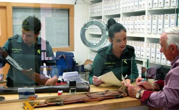  Las Intervenciones de #Armas y Explosivos de 
@guardiacivil
 comienzan desde hoy a informar a la ciudadan&iacute;a por correo electr&oacute;nico y SMS. 