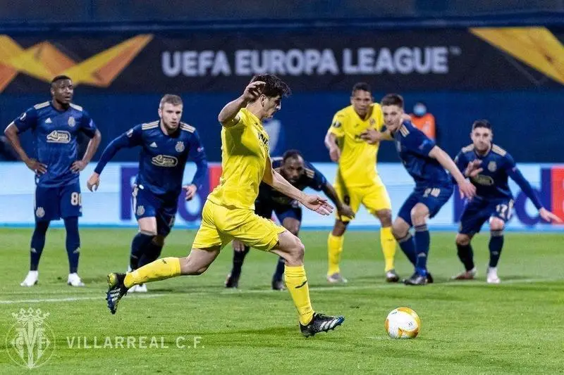  Gerard Moreno lanzando el penalti del 0-1 