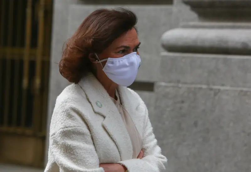  La vicepresidenta primera y ministra de la Presidencia, Relaciones con las Cortes y Memoria Democr&aacute;tica, Carmen Calvo a su llegada a la presentaci&oacute;n de una jornada de debate del informe 'Madre no hay m&aacute;s que una: monoparentalidad, g&eacute;nero y pobreza infanti - Ricardo Rubio - Europa Press 