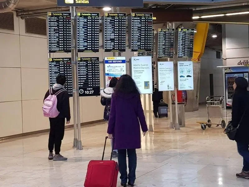  Paneles de vuelos del aeropuerto de Barajas. 