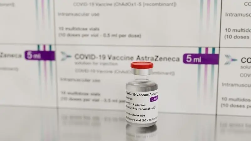  vaccine-6164686_1920 