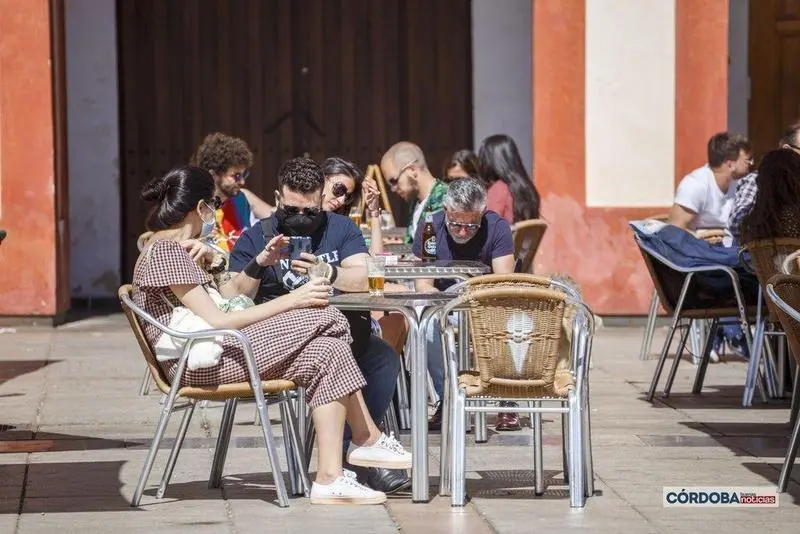  Terrazas en La Corredera. / Jos&eacute; Le&oacute;n. 