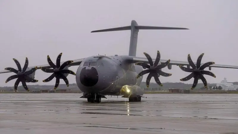  Llegada Avi&oacute;n Ej&eacute;rcito del Aire - Ministerio de Defensa 