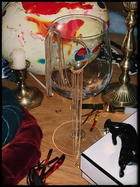 98BC110D-5FC9-4FBB-B05C-37C3AC2C5263