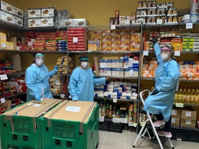  Reparto de comida de Mensajeros de la Paz 