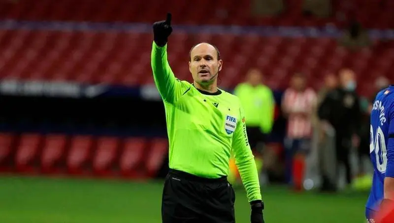  El arbitro espa&ntilde;ol Mateu Lahoz ser&aacute; el encargado de dirigir la final de Champions 