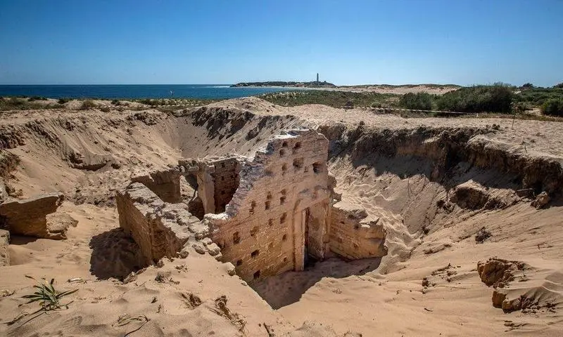  Las termas romanas en el Cabo de Trafalgar, uno de los espacios m&aacute;s emblem&aacute;ticos y visitados de la costa gaditana en Barbate (C&aacute;diz)  Rom&aacute;n R&iacute;os / EFE) 