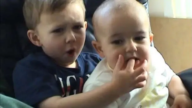  Charlie y Harry. Youtube 