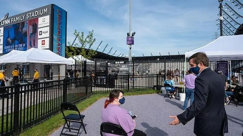  El pa&iacute;s ha vacunado ya a m&aacute;s de la mitad de su poblaci&oacute;n adulta.GETTY IMAGES 