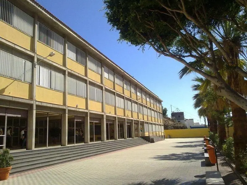  IES Anaga, en Santa Cruz de Tenerife. Twitter. 