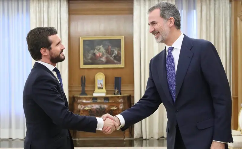  Archivo - El rey Felipe VI recibe en audiencia al presidente del Partido Popular, Pablo Casado en el Palacio de la Zarzuela en Madrid a 11 de diciembre de 2019. - Casa de S.M. el Rey - Archivo 