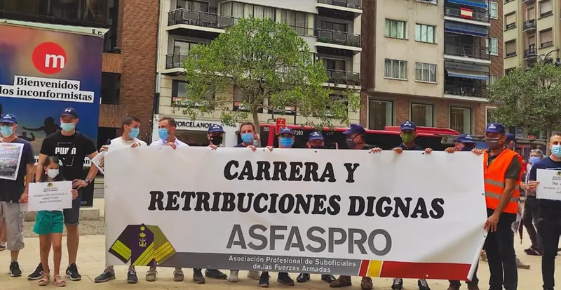 Militares reclamar "dignidad profesional" y denuncian la falta de retribuciones "justas y adecuadas" - EUROPA PRESS 
