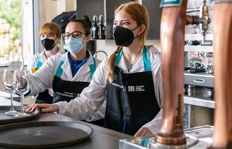  Fundaci&oacute;n Mahou San Miguel refuerza sus programas sociales con tres millones de euros y formar&aacute; a m&aacute;s de 1.000 j&oacute;venes en Hosteler 