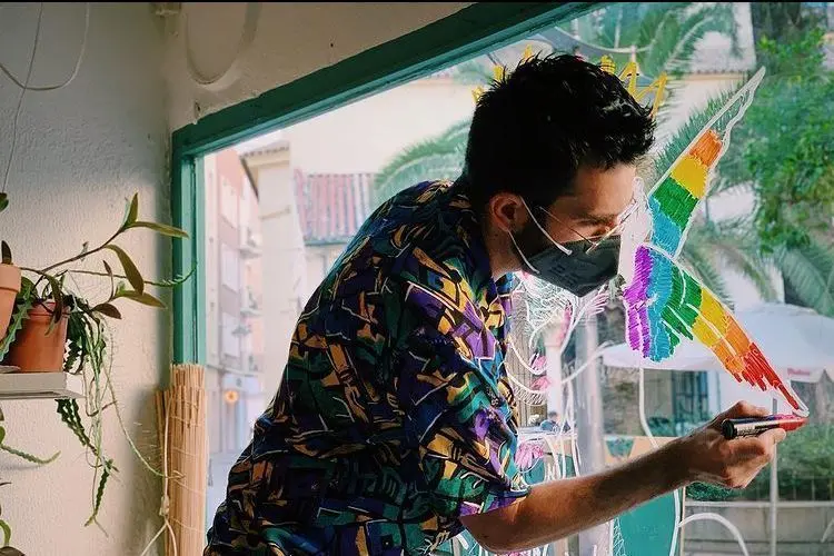  Instagram: @escaparatesconorgullo 