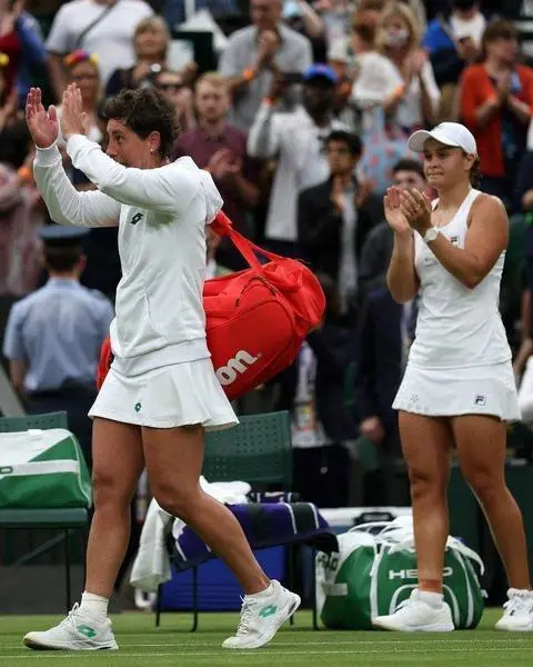  Twitter: @CarlaSuarezNava 