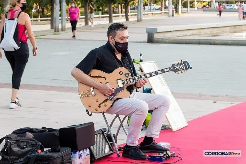  Actividad "Música y baile por la donación" en Vial Norte / Pilar Gázquez. 