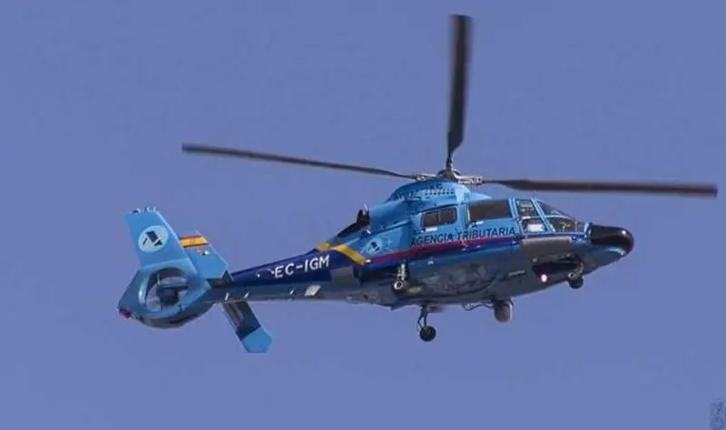  Helic&oacute;ptero de aduanas 