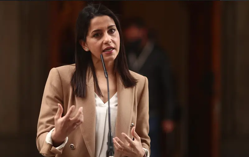  La l&iacute;der de Cs, In&eacute;s Arrimadas, interviene en una rueda de prensa al mismo tiempo que se celebra una sesi&oacute;n de control al Gobierno Central, a 21 de abril de 2021, en el Congreso de los Diputados, Madrid, (Espa&ntilde;a). - EUROPA PRESS/E. Parra. POOL - Europa Press 
