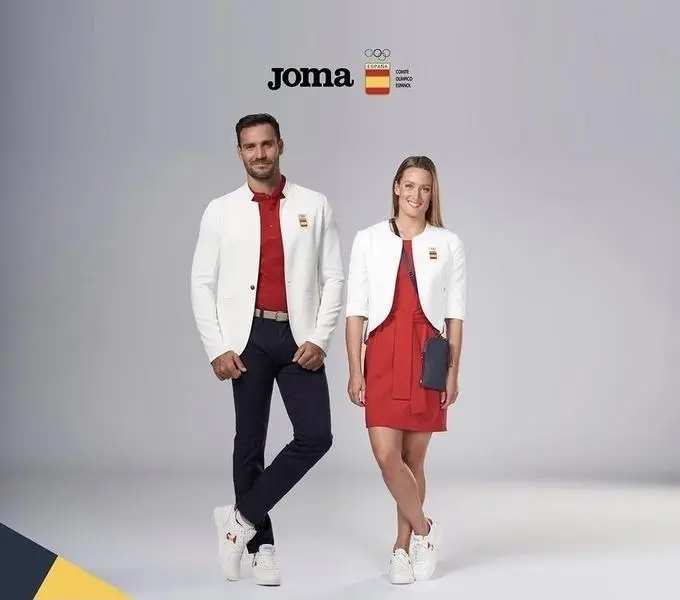  El palista Sa&uacute;l Craviotto y la nadadora Mireia Belmonte con los trajes de Joma para la apertura de Tokio 2020 - Instagram - @jomasport 