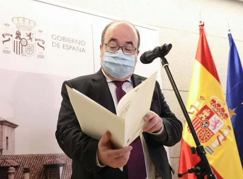  El ministro de Cultura y Deporte, Miquel Iceta, tras la XXIX Reuni&oacute;n del Pleno de la Conferencia Sectorial de Cultura. - EP 