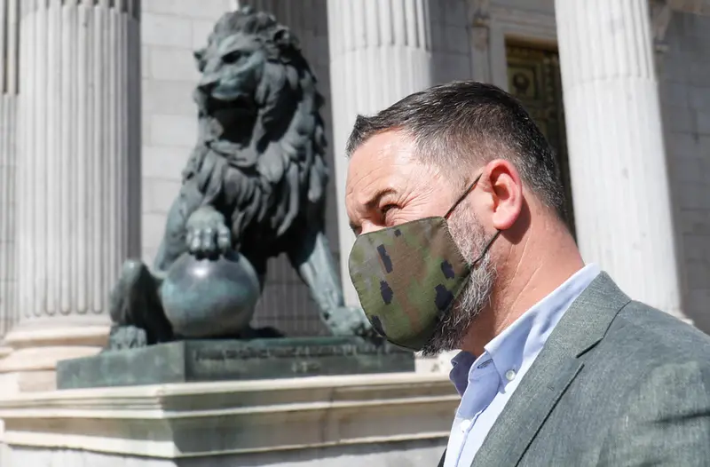  El presidente de Vox, Santiago Abascal, frente al Congreso de los Diputados - C&eacute;zaro De Luca - Europa Press 