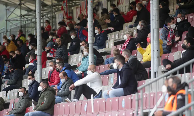  Los estadios de f&uacute;tbol podr&aacute;n albergar en agosto un aforo m&aacute;ximo del 40% y los de baloncesto, un 30% 