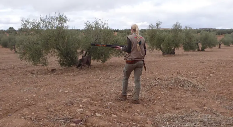  Cazador. - FEDERACI&Oacute;N DE CAZA - Archivo 
