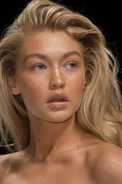  Modelo Gigi Hadid al natural. Pinterest 