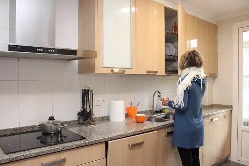 La Diputaci&radic;&ge;n Foral de &radic;&Aring;lava, a trav&radic;&copy;s de Instituto Foral de Bienestar Social (IFBS), ha ampliado su oferta residencial destinada a personas con discapacidad intelectual con la puesta en marcha en el barrio vitoriano de Santa Luc&radic;&ne;a, de una nueva vivienda con apoyo intermitente, en la que tres personas usuarias viven de forma independiente y son supervisadas de forma puntual por un equipo educativo.
SOCIEDAD PA&radic;&ccedil;S VASCO ESPA&radic;&euml;A EUROPA &radic;&Aring;LAVA AUTONOM&radic;&ccedil;AS
DFA
