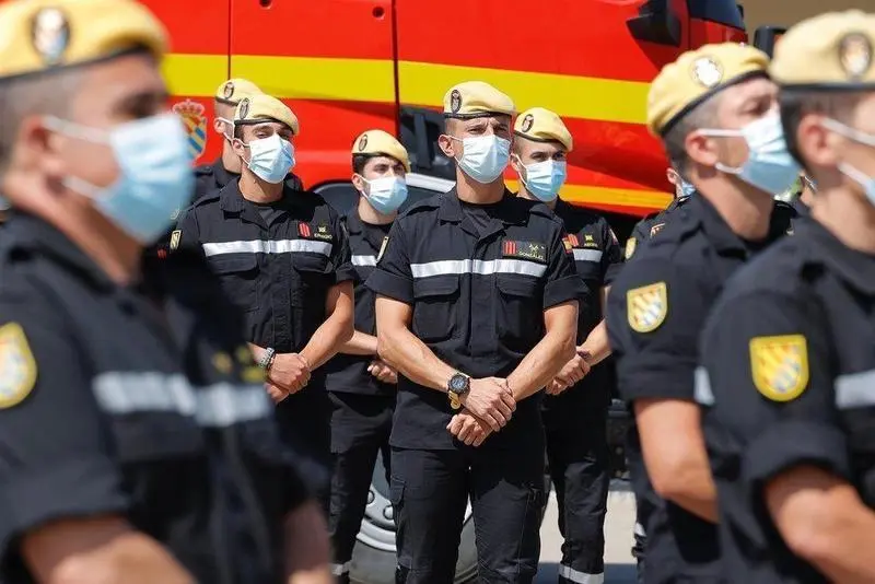  Oficiales del cuarto Batall&oacute;n de Intervenci&oacute;n en Emergencias (BIEM IV) y del destacamento del Grupo 43 del Ej&eacute;rcito del Aire, en la Base A&eacute;rea de Zaragoza, a 2 de agosto de 2021, en Zaragoza, Arag&oacute;n (Espa&ntilde;a). La ministra de Defensa ha realizado esta visi - Fabi&aacute;n Sim&oacute;n - Europa Press 