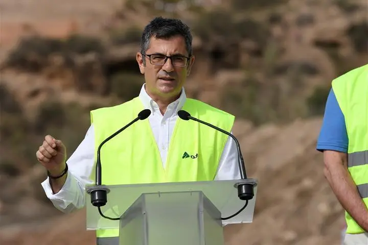  Visita de Bola&ntilde;os-Obtenido de Servicio de Prensa La Moncloa 